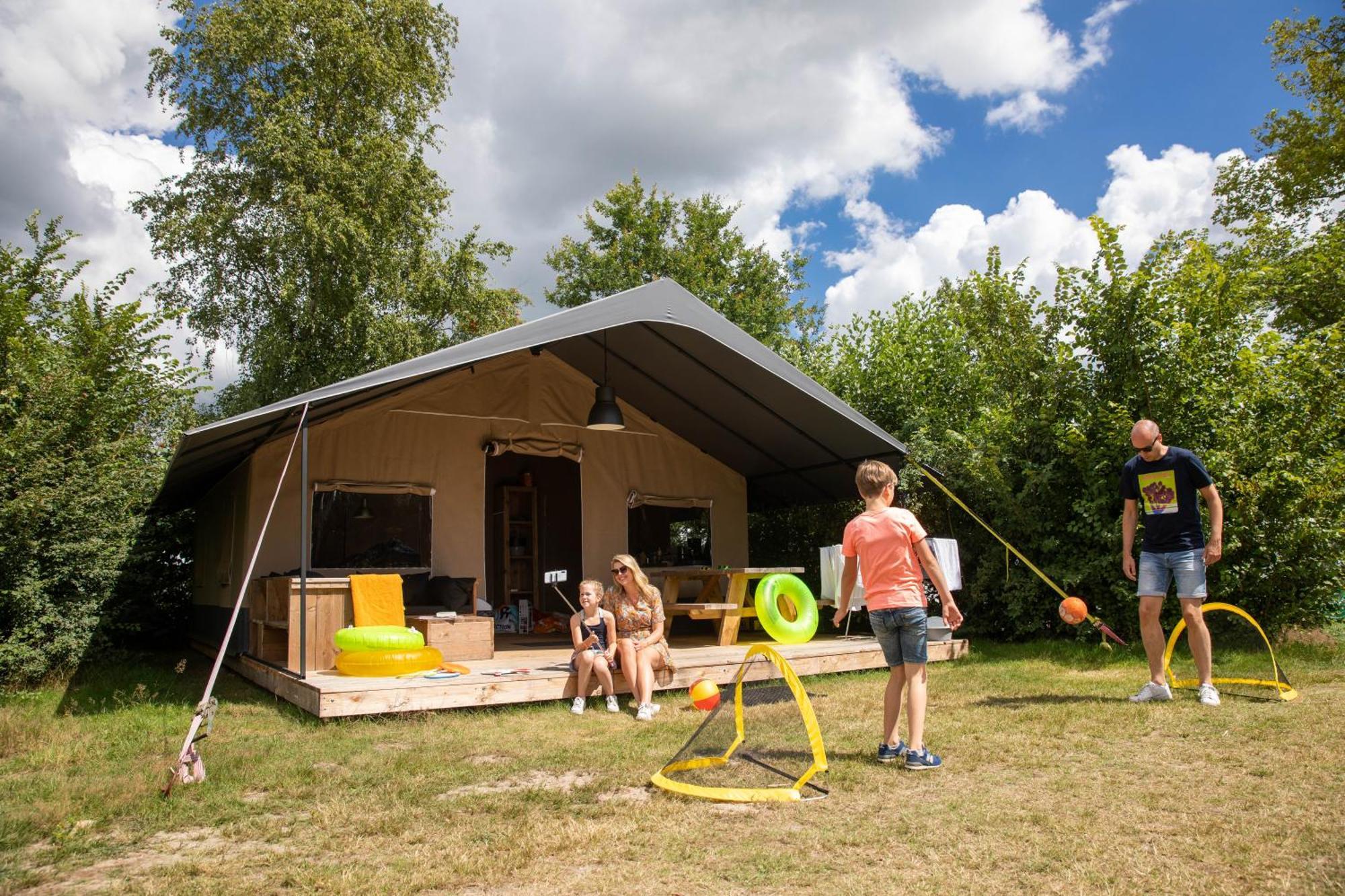 RCN Vakantiepark de Potten Offingawier Bagian luar foto